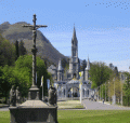 Basilique de Lourdes et Croix